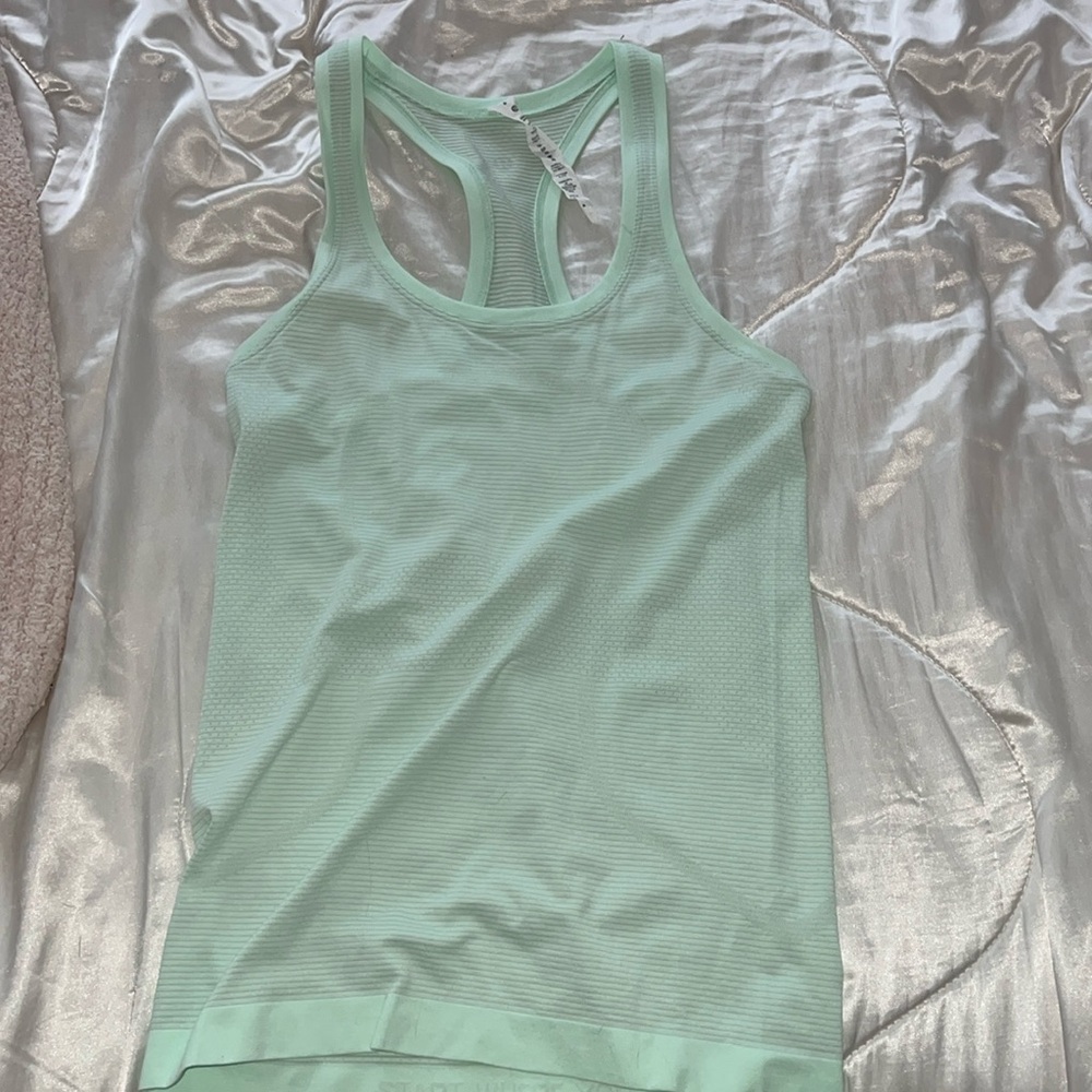 Mint green lulu top